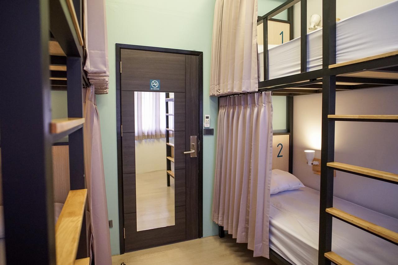 Bunny Burrow Hostel Bangkok Exterior foto